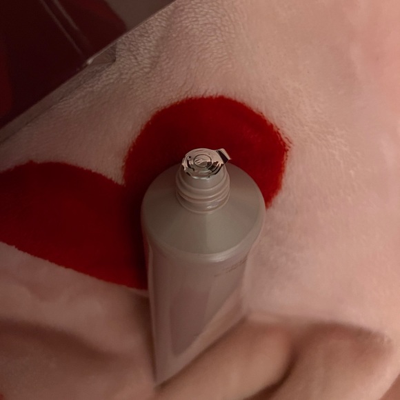 Lift Off Purifying and Brightening Peel Off Mask - Picture 3 of 5